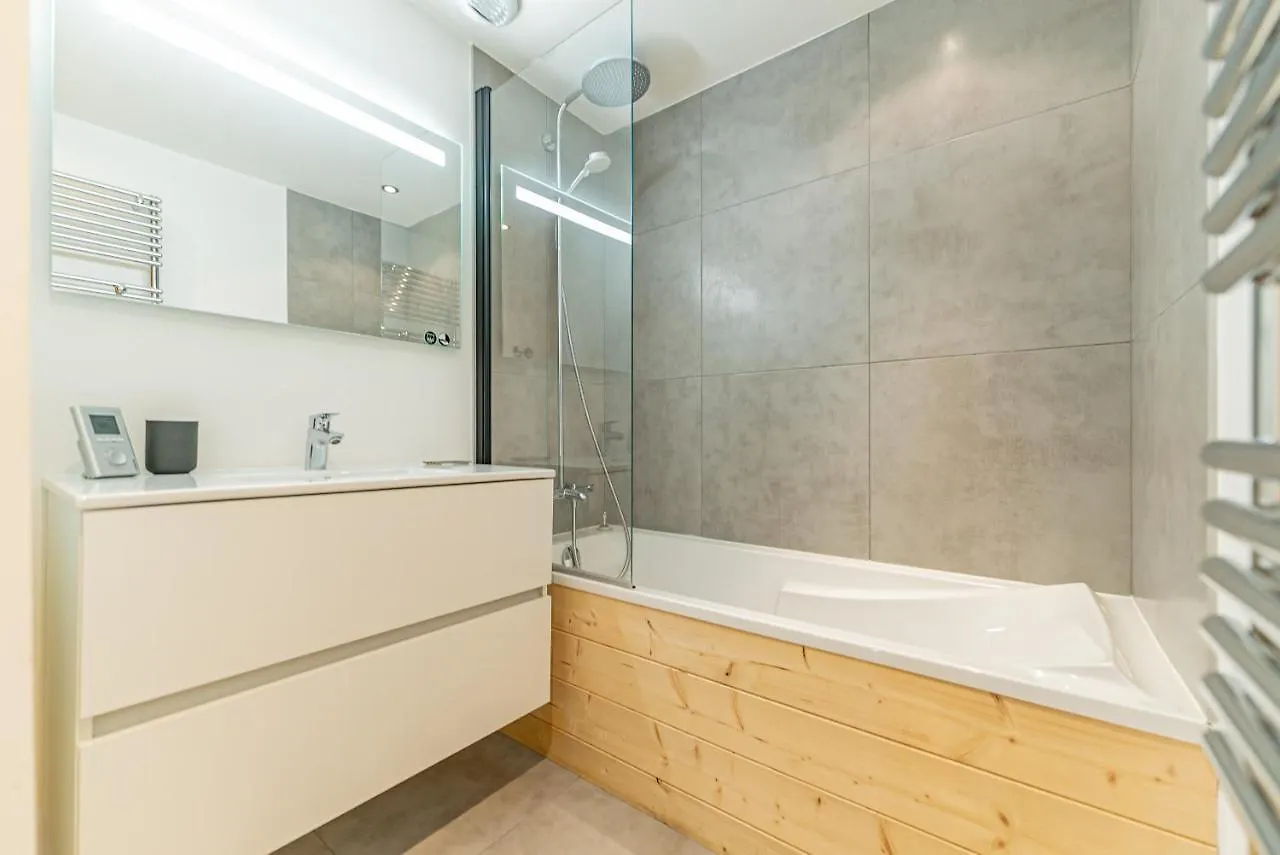 Nouveau ! Chalet Octopussy Avec Jacuzzi Et Sauna, 4 Chambres Pour 8 Personnes Les Gets 0*,