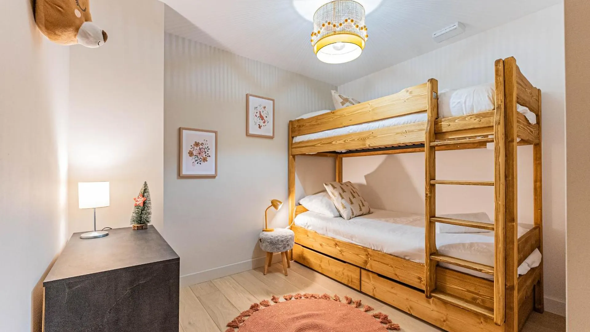 Nouveau ! Chalet Octopussy Avec Jacuzzi Et Sauna, 4 Chambres Pour 8 Personnes Les Gets France